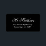 クラシックエレガントブ結婚ラック差出人住所ラベル ラベル<br><div class="desc">白フォーマル黒の差出人住所ラベル結婚デザインは美しいタイポグラフィを備え、クラシックのブロックレタリングと豊かな書伝統的跡を組み合わせている。</div>