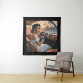 クラシックカーに乗るエレガントな女性 タペストリー (インサイチュ)