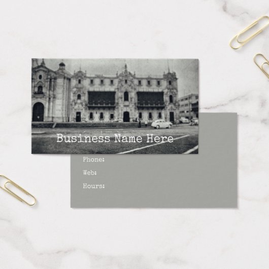 クラシックカーモノクロヴィンテージカーオンシティーロード (オフィス)