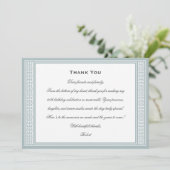 クラシックギリシャ鍵フォト誕生日グレーフラット サンキューカード (スタンド正面)