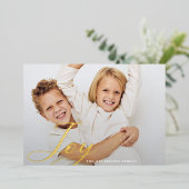 クラシッククリスマスJOYハンドレタリングファミリーフォト 箔シーズンカード (立ち正面)