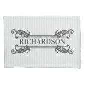 クラシックグレーアカンサス葉モノグラムエレガントストライプ 枕カバー (正面)