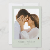 クラシックサージグリーン縁どモノグラム写真結婚s 招待状 (裏面)