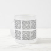 クラシックスタイルScrollwork フロストグラスマグカップ (正面左)