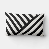 クラシックストライプ斜め黒の上に白。 ランバークッション (裏面)
