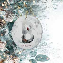 クラシックスノークリスマスウィンターシーンモノグラムB セラミックオーナメント