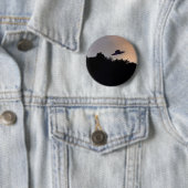 クラシックソーサ飛んでいるー2ボタン 缶バッジ (インサイチュ)