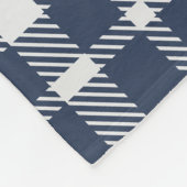 クラシックタータンチェックプレイド模様 – ダークネイビー&ホワイト フリースブランケット (角)