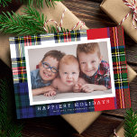 クラシックタータンチェック名門私立校風のーPlaid Patchwork 1写真 シーズンカード<br><div class="desc">このクラシックの休日の写真カードは、タータンチェックパターン名門私立校風ののパッチワーク、1つの水平方向の写真、およびシンプルタイポグラフィを備えている。カードの背面には、同じ格子模様やタータンチェック模様が付いている(背面に別の文字や写真を追加することも可能)。</div>