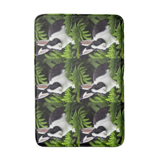 「クラシックチャーム白と黒のウサギ」 バスマット (正面縦)