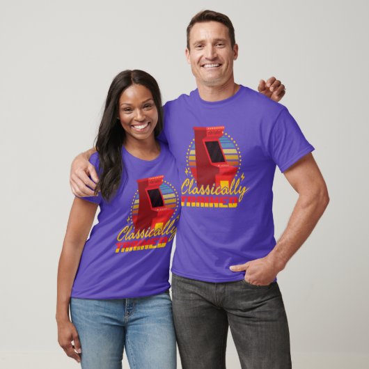 クラシックトレーニングを受けたアーケードゲーマー レトロゲーム少年 Tシャツ (ユニセックス)