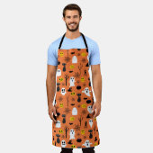クラシックハロウィン記号シームレスパターン エプロン (着用した状態)