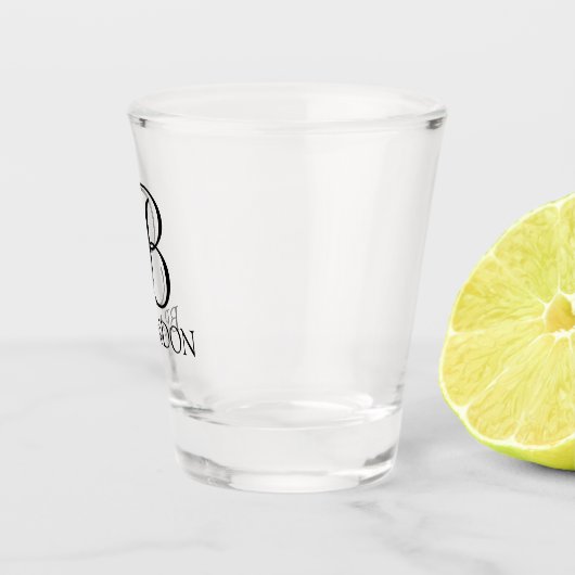 クラシックパーソナライズされたScriptモノグラムと名前 ショットグラス (右)