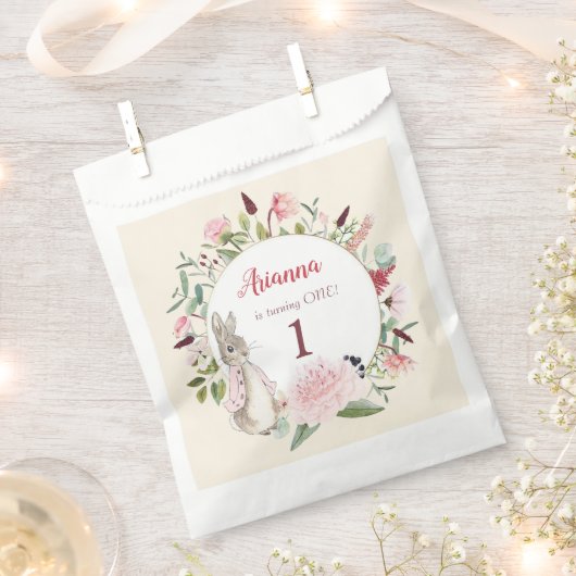 クラシックピンクピーターザラビットフローラ誕生日 フェイバーバッグ (クリップ留めされた状態)