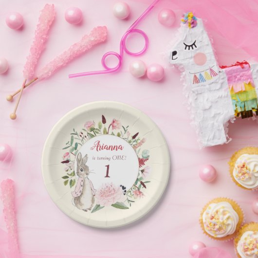クラシックピンクピーターザラビットフローラ誕生日 ペーパープレート (パーティー)