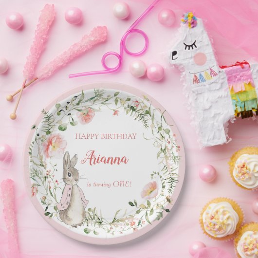 クラシックピンクピーターザラビットフローラ誕生日 ペーパープレート (パーティー)