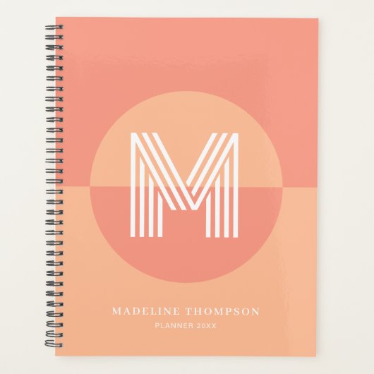 クラシックピーチピンクジオメトリックモダンモノグラム プランナー手帳 (正面)