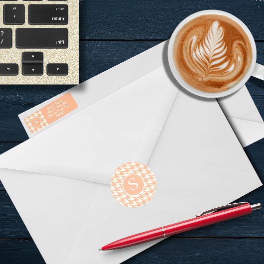 クラシックピーチ千鳥格子のコーラルモノグラム ラウンドシール