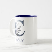 クラシックフローライニシャル文字C -名前をカスタムする ツートーンマグカップ (正面左)