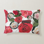 クラシックフローラエレガントシックな赤、クリーム、ピンクのバラ アクセントクッション (裏面)