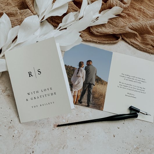 クラシックブラック&ベージュ色モノグラ結婚ムの写真 サンキューカード
