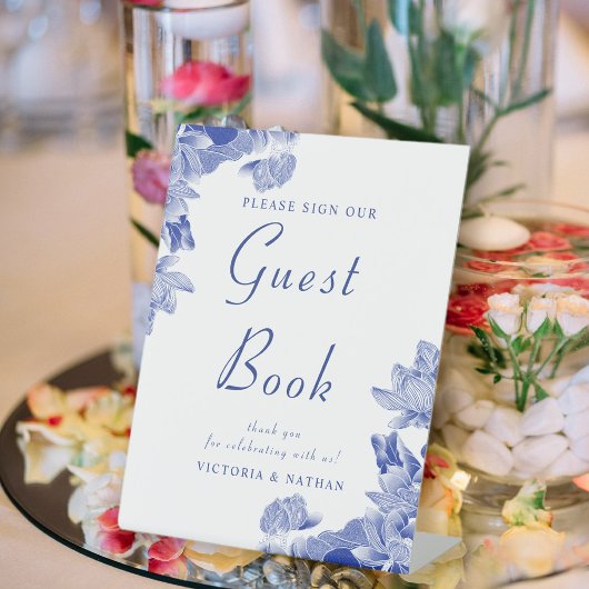 クラシックブルーホワイトフローラ結婚ズゲストブックシンボルや象徴 台座サイン
