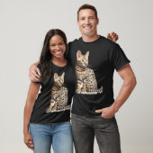 クラシックベンガルの可愛い猫 Tシャツ (ユニセックス)