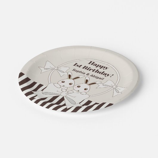 クラシックモダン可愛いツインバニーガール誕生日 ペーパープレート (アングル)