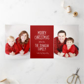 クラシックレッドメリークリスマス4家族フォトフェスティバル 三つ折りクリスマスカード (内部)