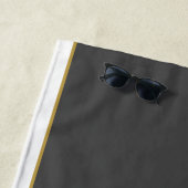 クラシックレッド1956シェビーガレージ ビーチタオル (インサイチュ)