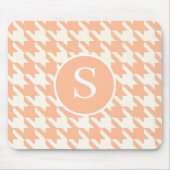 クラシック千鳥格子のピーチコーラル&ホワイトモノグラム マウスパッド (正面)