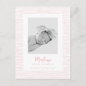 クラシック手描きピンクストライプの色の誕生発表 ポストカード (正面)