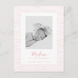 クラシック手描きピンクストライプの色の誕生発表 ポストカード