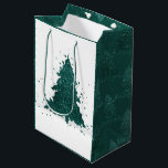クラシック木のパターン |ケリーはっきりしたグリーンクリスマス ミディアムペーパーバッグ<br><div class="desc">豊かなクリエイティブのシアートーカスタムズだ！おもしろいフェスティバルの音色パレットを備えた暗モダンい、不機嫌な休日デザインパターン（の模様が）あるはお洒落、適度なプロファイル背景と一緒に低いメタリックグリッターで強化されたフリスキーな（ばちゃばちゃ）跳ねるとSparkly Christmasの木を備え絵を描てフェイク無地の。その他の色や一致する製品の場合は連絡、デザイナーFharryn c/o JustFharryn@yahoo.com全著作権所有。#zazzlemade</div>