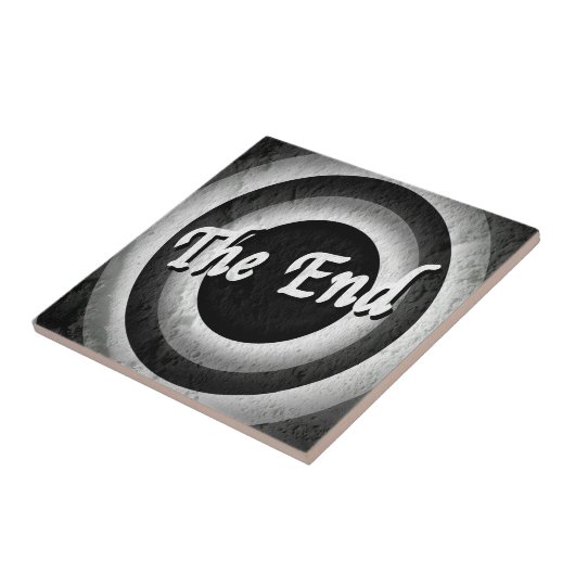 クラシック終了クレジット – B&W タイル (側面)