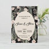 クラシック結婚色、ピンク色のバラ、ベージュ、緑の葉 招待状 (スタンド正面)