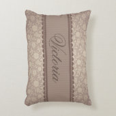 クラシック薄茶色フローラルパターカスタムン文字 アクセントクッション (正面(垂直))