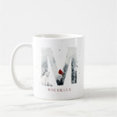 クラシック雪クリスマス冬シーンモノグラムM コーヒーマグカップ (左)