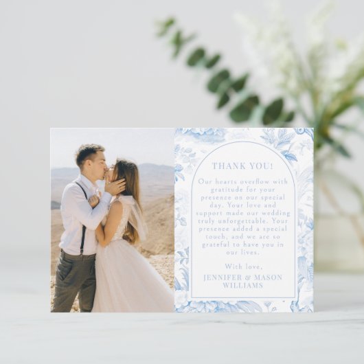 クラシック青い陶器の結婚写真 サンキューカード (スタンド正面)