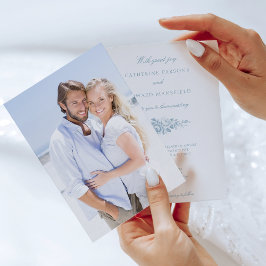 クラシック青エレガント刻印フローラ ベラム紙招待状