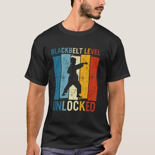 クラシック黒帯男性実績武道空手 Tシャツ (正面)