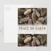 クラシック ホリデー ピン コーン ピース オン アース シーズンポストカード (正面/裏面)