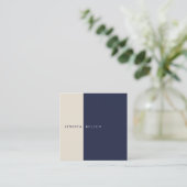 クラシック·ミッドナイト·ブルー&ベージュ·ソーシャル·メディア スクエア名刺 (スタンド正面)