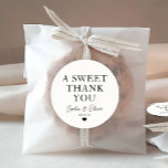 クラシックA甘い感謝ハートの名結婚前 ラウンドシール<br><div class="desc">Aクラシック Black Thank Youのステッ結婚カーはクラシックのフォントに「A Sweet Thank You」を掲げてモダンエレガントいる。名前パーソナライズされたとデートで簡単に結婚出来る。</div>