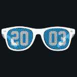 クラス2003 20th高校懇親会ブルーホワイト レトロサングラス<br><div class="desc">2003年の高校懇親会パーティーは20周年素晴らしを迎える。20書白の一方の面03これらの青いパーティー眼鏡。フェスティバルのサングラス同窓生のための。</div>