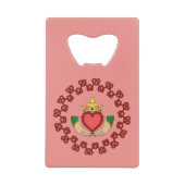 クラダグと赤の結び糸細工オンピンク クレジットカード栓抜き (正面)