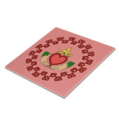 クラダグと赤の結び糸細工オンピンク タイル (側面)