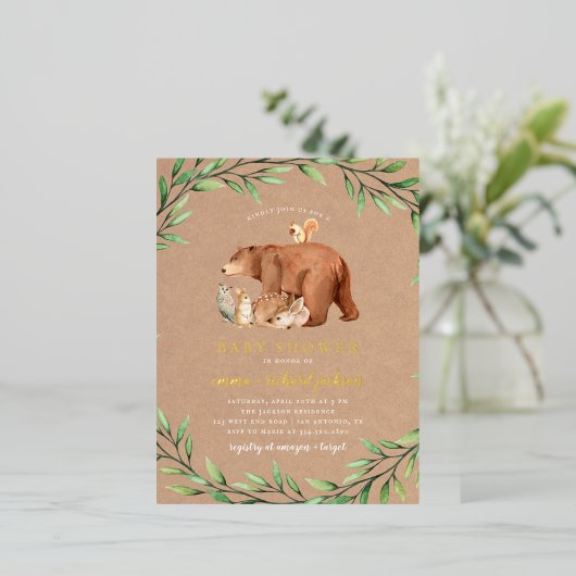 クラフトウッドランド緑の森の動物の赤ちゃんシャワー 箔招待状ポストカード (立ち正面)
