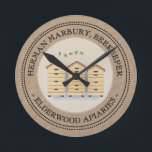 クラフトビーキーパーのショップクロックと3つのビーハイブ ラウンド壁時計<br><div class="desc">養蜂家に良い贈り物をお気に入りの作りなさい。あなたのつるファーマーズマーケットテーブルの後ろのワークショップに最適。</div>