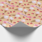 クラフトブラウンパーソナライズされたストロベリーアイスクリームコーン ラッピングペーパー (角)